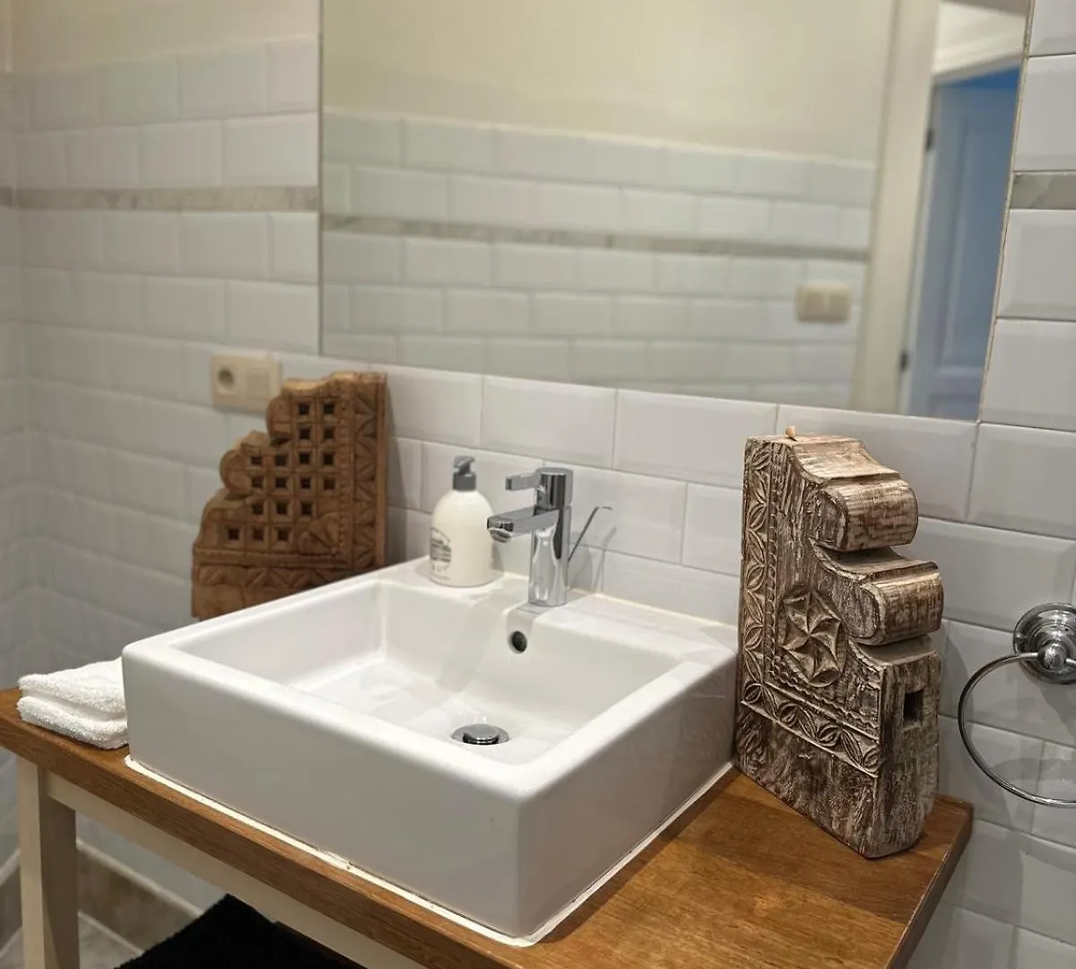 Charmant Appartement Met Terras Antwerp Apartment